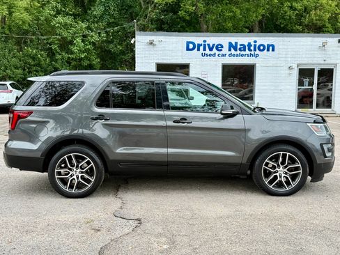 Used 2017 Ford Explorer Sport w/ Equipment Group 401A AWD/4WD image 4