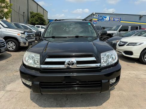Used 2005 Toyota 4Runner SR5 RWD image 2