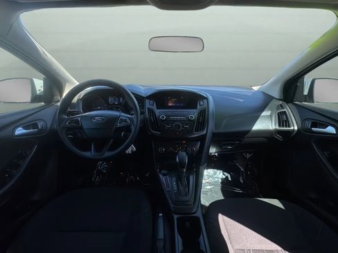 Used 2018 Ford Focus SE FWD image 11