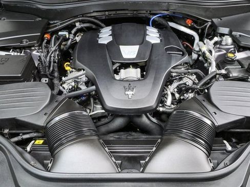 Certified 2023 Maserati Levante GT AWD/4WD image 35