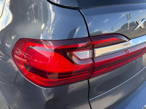 Used 2022 BMW X7 xDrive40i w/ Premium Package AWD/4WD image 34