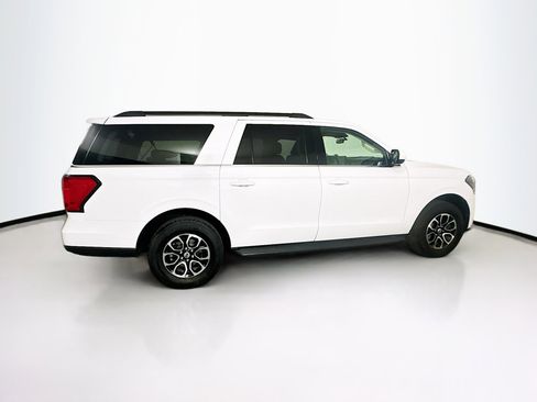 Used 2024 Ford Expedition Max XLT image 10
