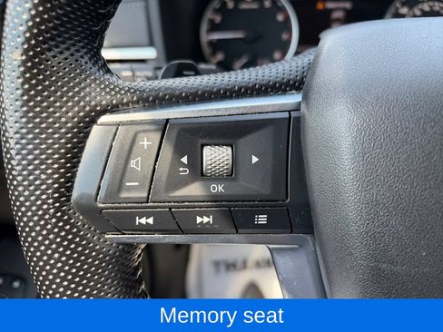 Used 2022 Mitsubishi Outlander SEL AWD/4WD image 16