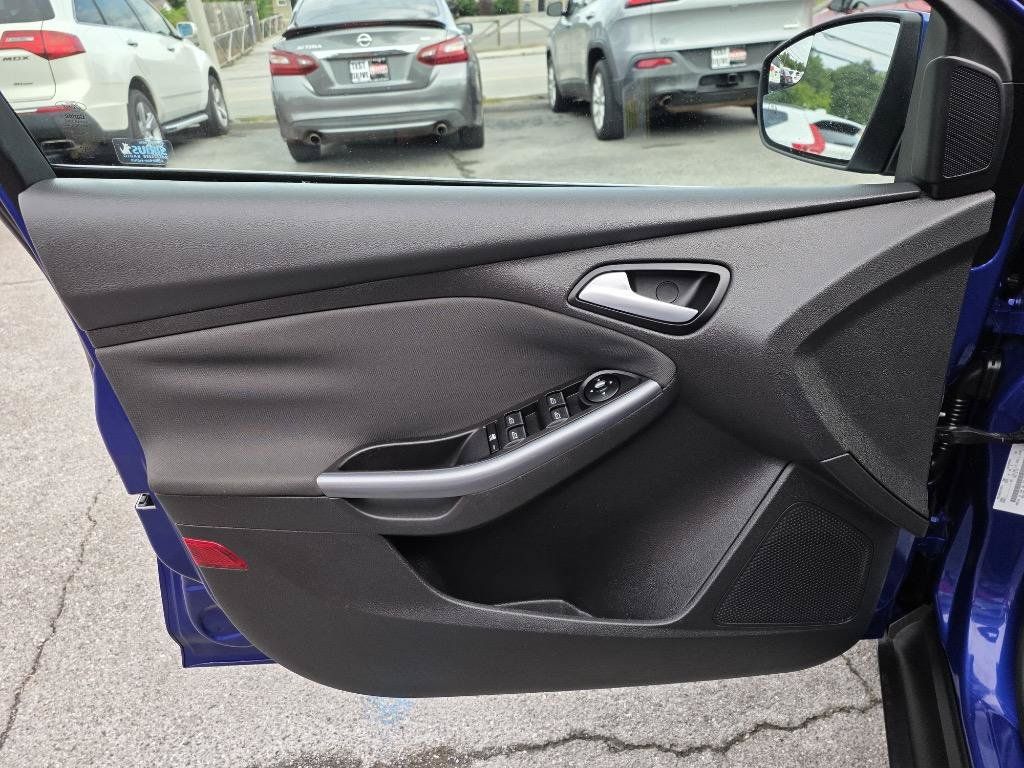 Used 2014 Ford Focus Titanium FWD image 13