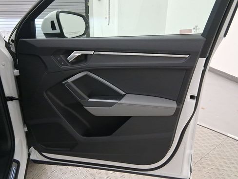New 2025 Audi Q3 2.0T Premium image 28