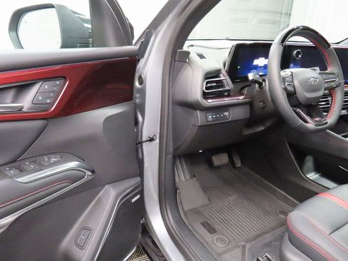 Used 2024 Chevrolet Traverse RS w/ LPO, Floor Liner Package image 56