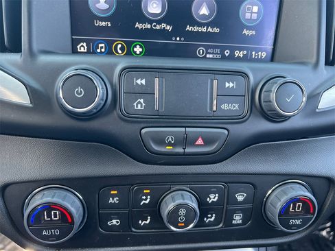 Used 2024 GMC Terrain SLT image 22