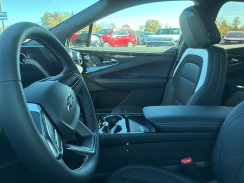 New 2026 Chevrolet Blazer EV LT image 4