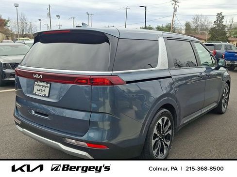 Used 2024 Kia Carnival EX FWD image 5