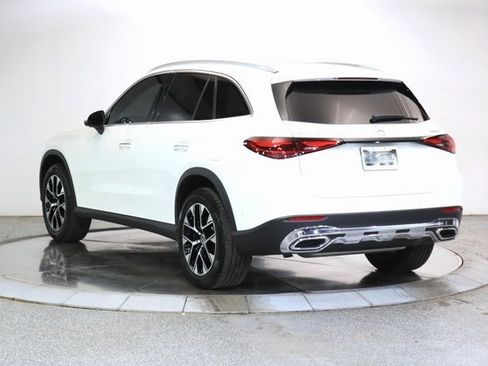 Used 2025 Mercedes-Benz GLC 350e GLC 350e w/ Driver Assistance Package image 2