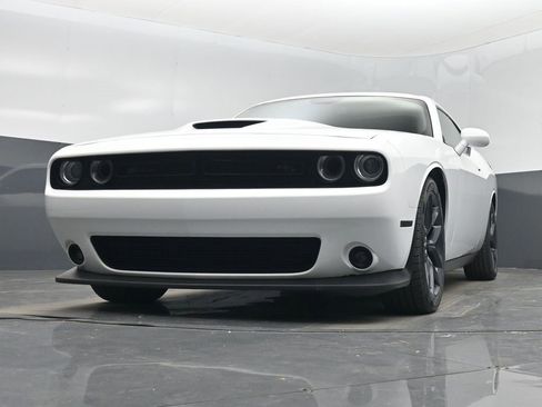 Used 2019 Dodge Challenger R/T w/ Plus Package image 39