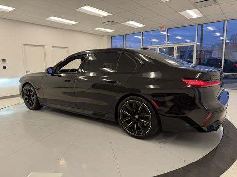 Used 2023 BMW 760i xDrive image 77