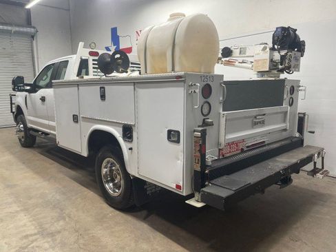 Used 2017 Ford F350 XL w/ Power Equipment Group image 7