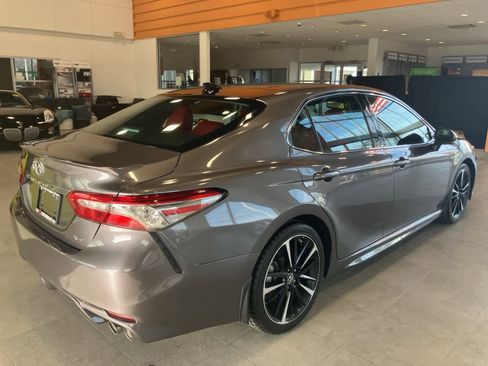 Used 2019 Toyota Camry XSE image 5