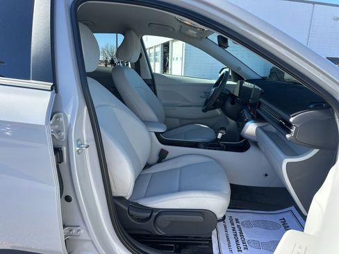 Used 2025 Hyundai Kona SEL image 23