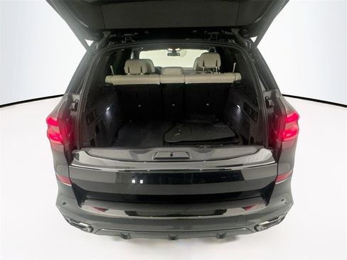 Used 2020 BMW X5 xDrive40i w/ M Sport Package image 26