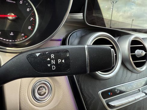 Used 2020 Mercedes-Benz GLC 300 image 31