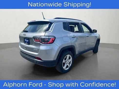 Used 2024 Jeep Compass Latitude AWD/4WD image 3