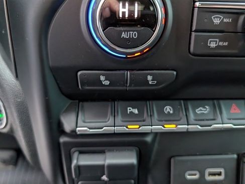 Used 2020 Chevrolet Silverado 1500 RST image 4