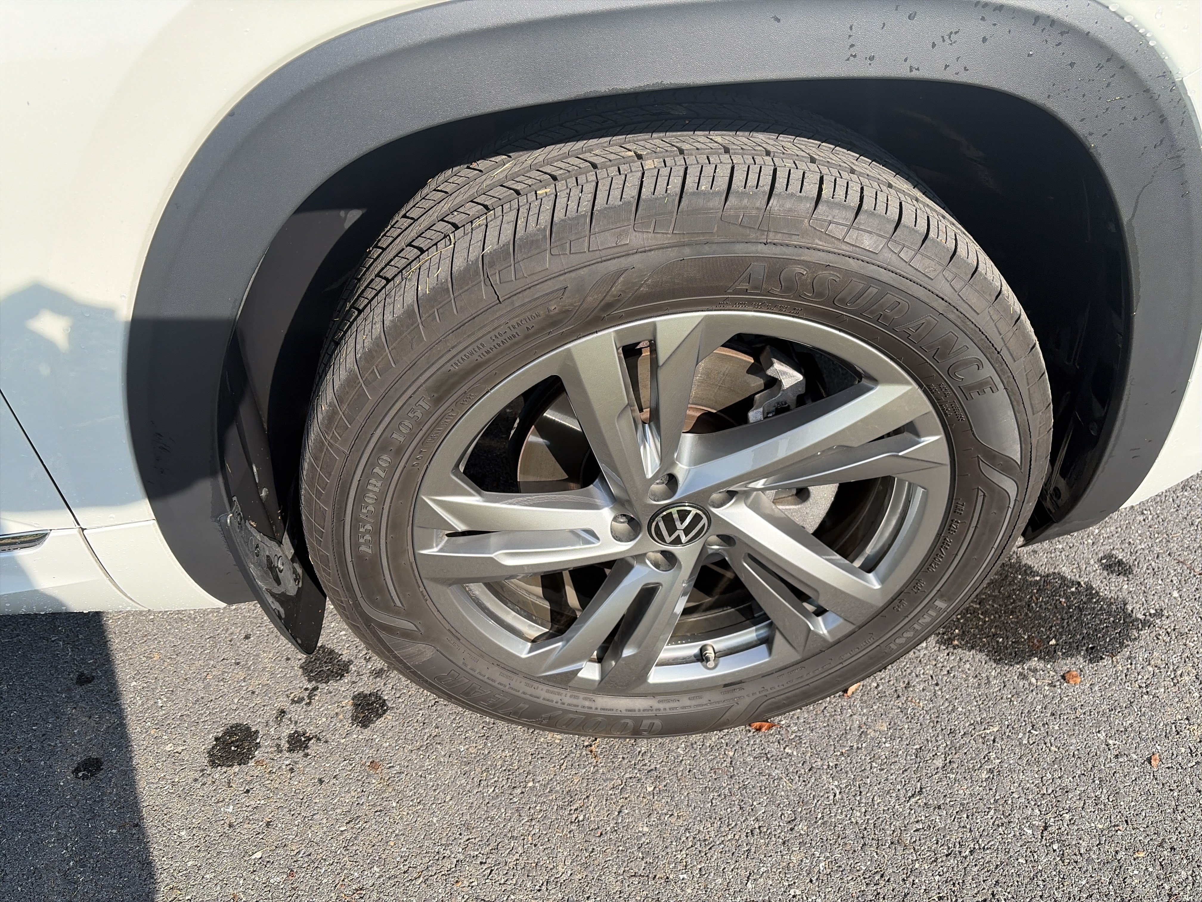 Certified 2024 Volkswagen Atlas Cross Sport SEL R-Line AWD/4WD image 10