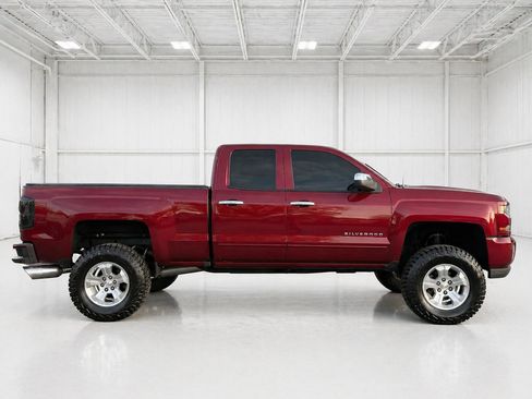 Used 2017 Chevrolet Silverado 1500 LT w/ All Star Edition AWD/4WD image 5