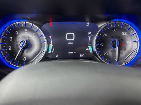 Used 2022 Chrysler Pacifica Touring-L FWD image 12