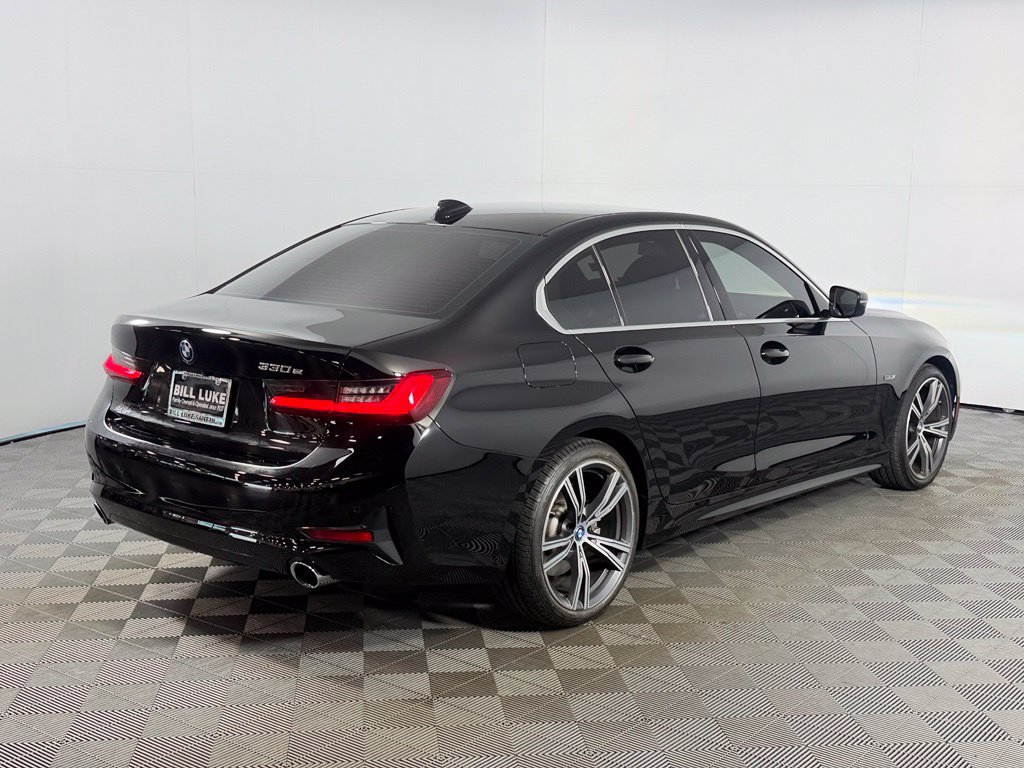 Used 2022 BMW 330e w/ Driving Assistance Package RWD image 5