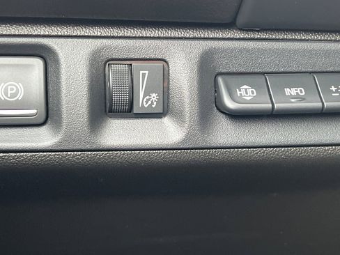 Used 2021 GMC Acadia Denali w/ Denali Ultimate Package image 43