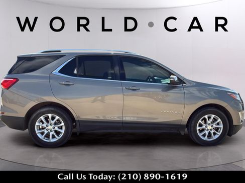 Used 2018 Chevrolet Equinox LT w/ Sun & Infotainment Package FWD image 3