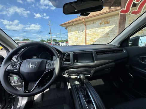 Used 2022 Honda HR-V EX image 10
