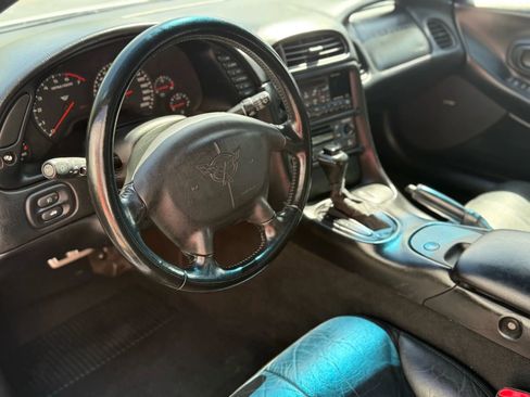 Used 1998 Chevrolet Corvette Convertible w/ Memory Pkg RWD image 10