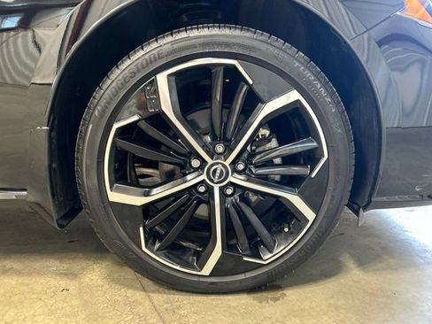 Used 2025 Nissan Altima 2.5 SR w/ SR Premium Package AWD/4WD image 11