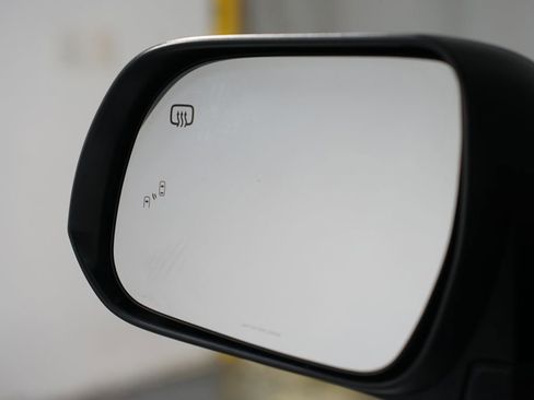 Used 2017 Toyota Sienna XLE image 25