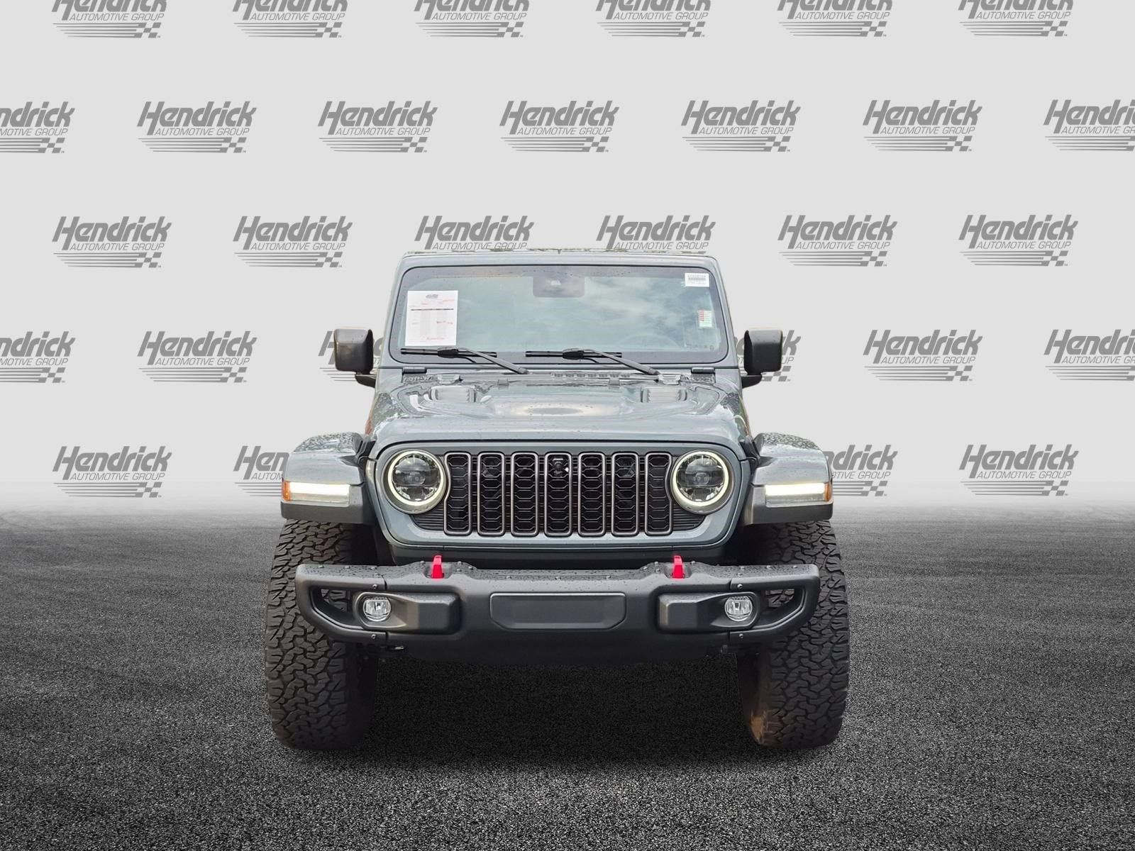 Used 2024 Jeep Wrangler Unlimited Rubicon AWD/4WD image 3