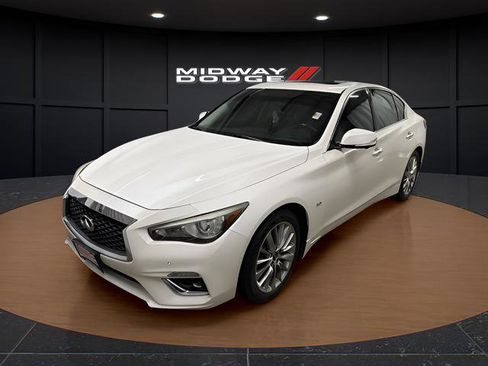 Used 2019 INFINITI Q50 Luxe w/ Essential Package (3.0T Luxe) image 2