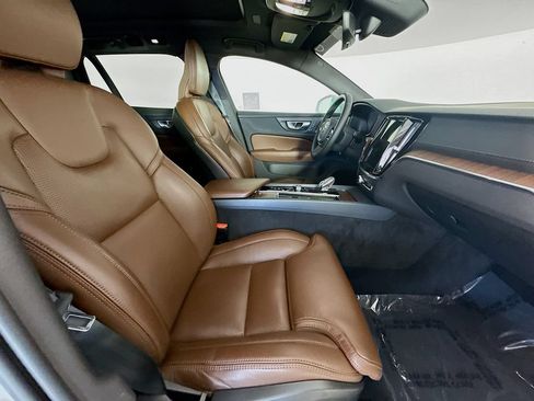 Certified 2024 Volvo V60 B5 Cross Country Ultimate w/ Protection Package Premier AWD/4WD image 30