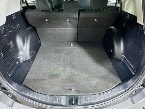 Used 2018 Toyota RAV4 LE image 27