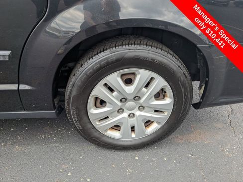 Used 2016 Dodge Grand Caravan American Value Package FWD image 22