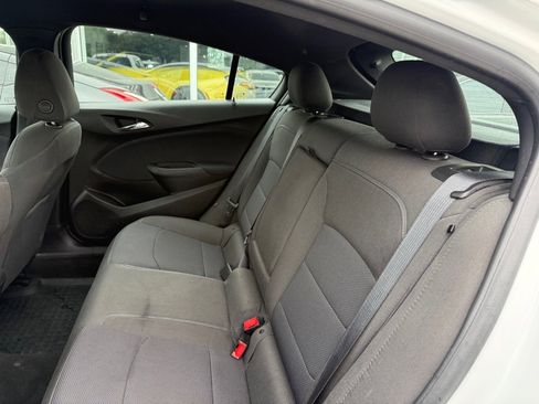Used 2018 Chevrolet Cruze LT image 31