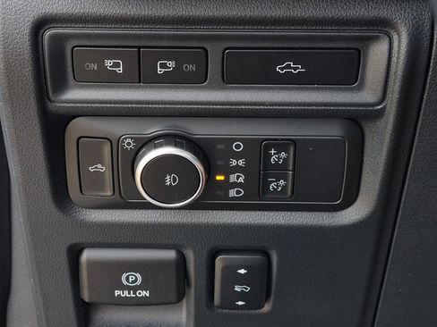 Used 2022 Ford F150 Lariat AWD/4WD image 19