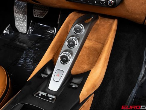 Used 2022 Ferrari 812 GTS image 35