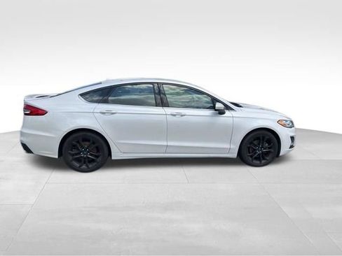 Used 2020 Ford Fusion SE w/ Equipment Group 151A FWD image 8