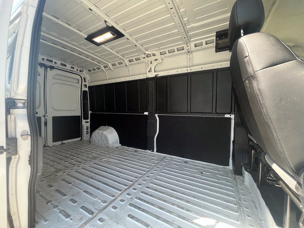 Used 2024 RAM ProMaster 2500 w/ Convenience Group FWD image 5