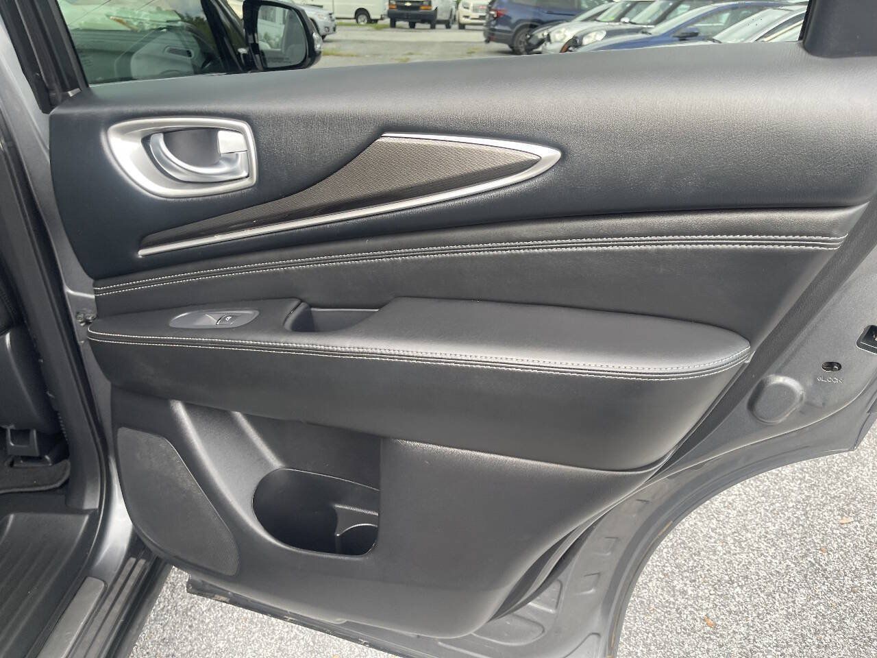 Used 2019 INFINITI QX60 Luxe w/ Essential Package AWD/4WD image 29