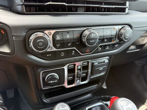 New 2025 Jeep Wrangler Sahara image 22