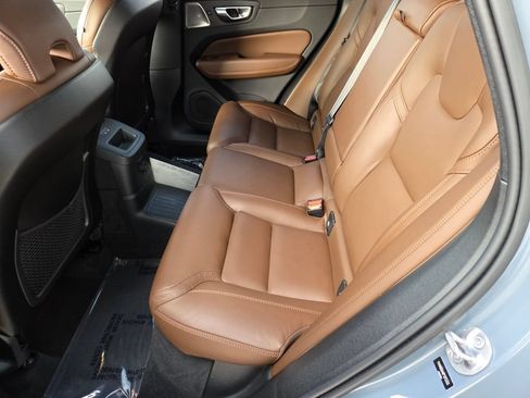 Used 2023 Volvo XC60 T8 Ultimate w/ Climate Package AWD/4WD image 16