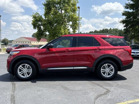Certified 2024 Ford Explorer XLT w/ Equipment Group 202A AWD/4WD image 22