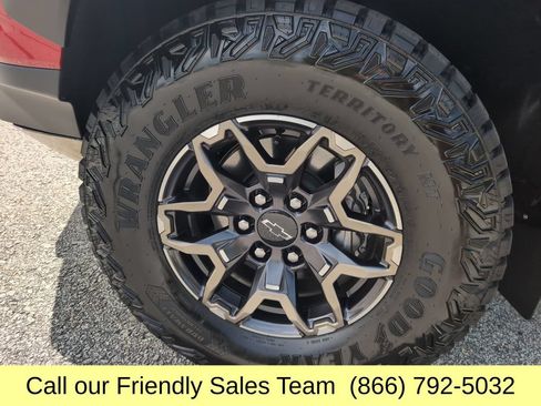 Used 2026 Chevrolet Colorado ZR2 AWD/4WD image 28