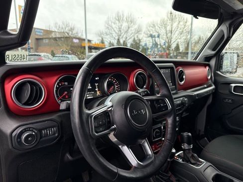 Used 2018 Jeep Wrangler Unlimited Rubicon w/ Cold Weather Group image 6