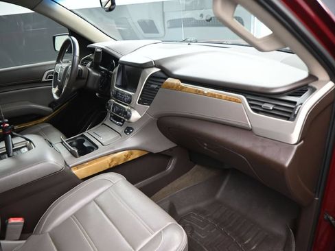 Used 2017 GMC Yukon XL Denali w/ Open Road Package AWD/4WD image 7